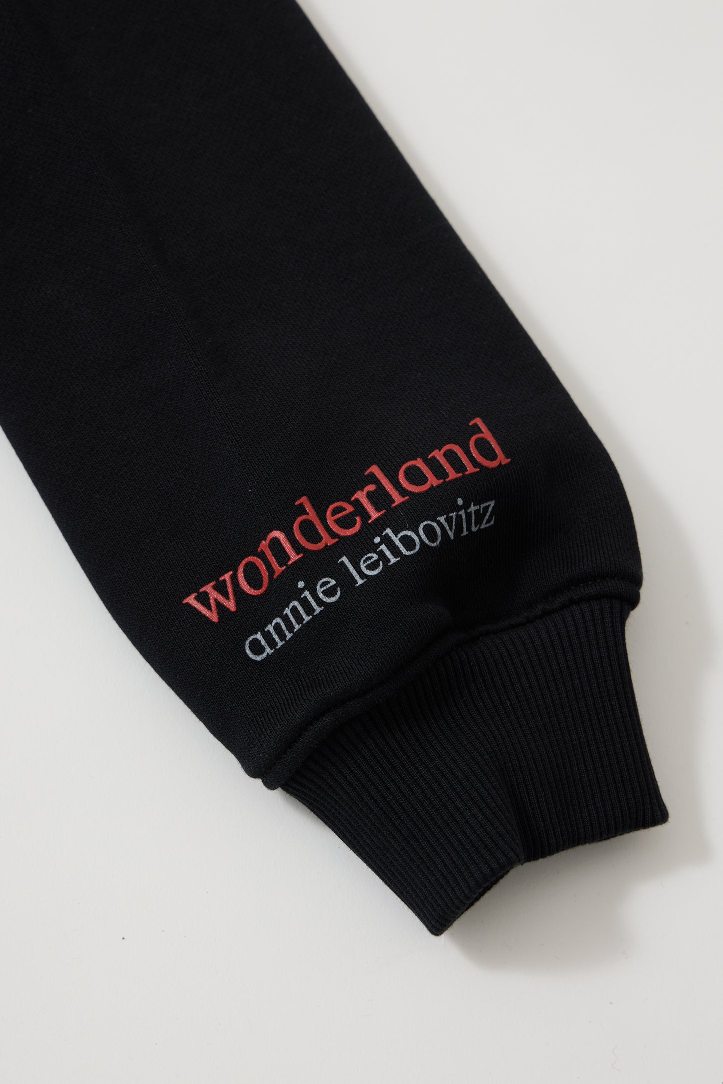 Ben Stiller adult sweatshirt and models Paris 2001 © Annie Leibovitz