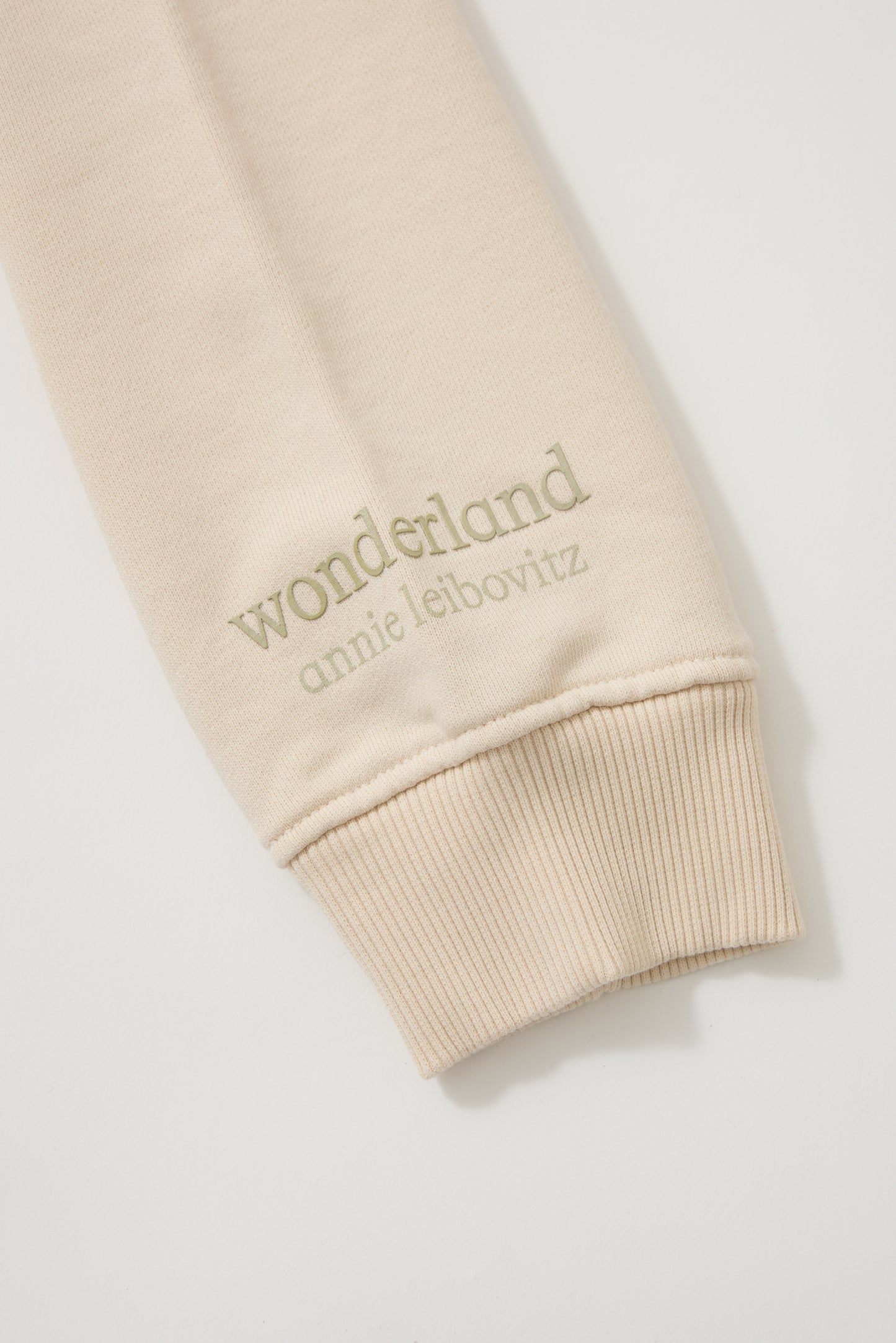 Sudadera adulto Wonderland © Annie Leibovitz