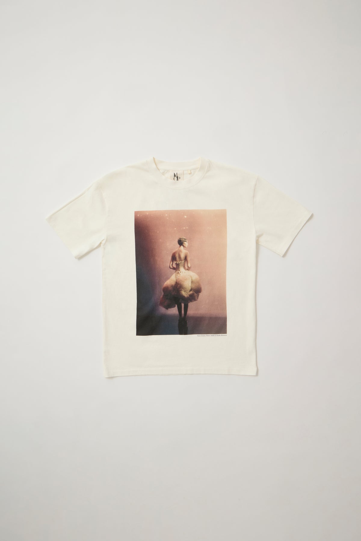 Camiseta Sara Grace, París 2018 © Paolo Roversi