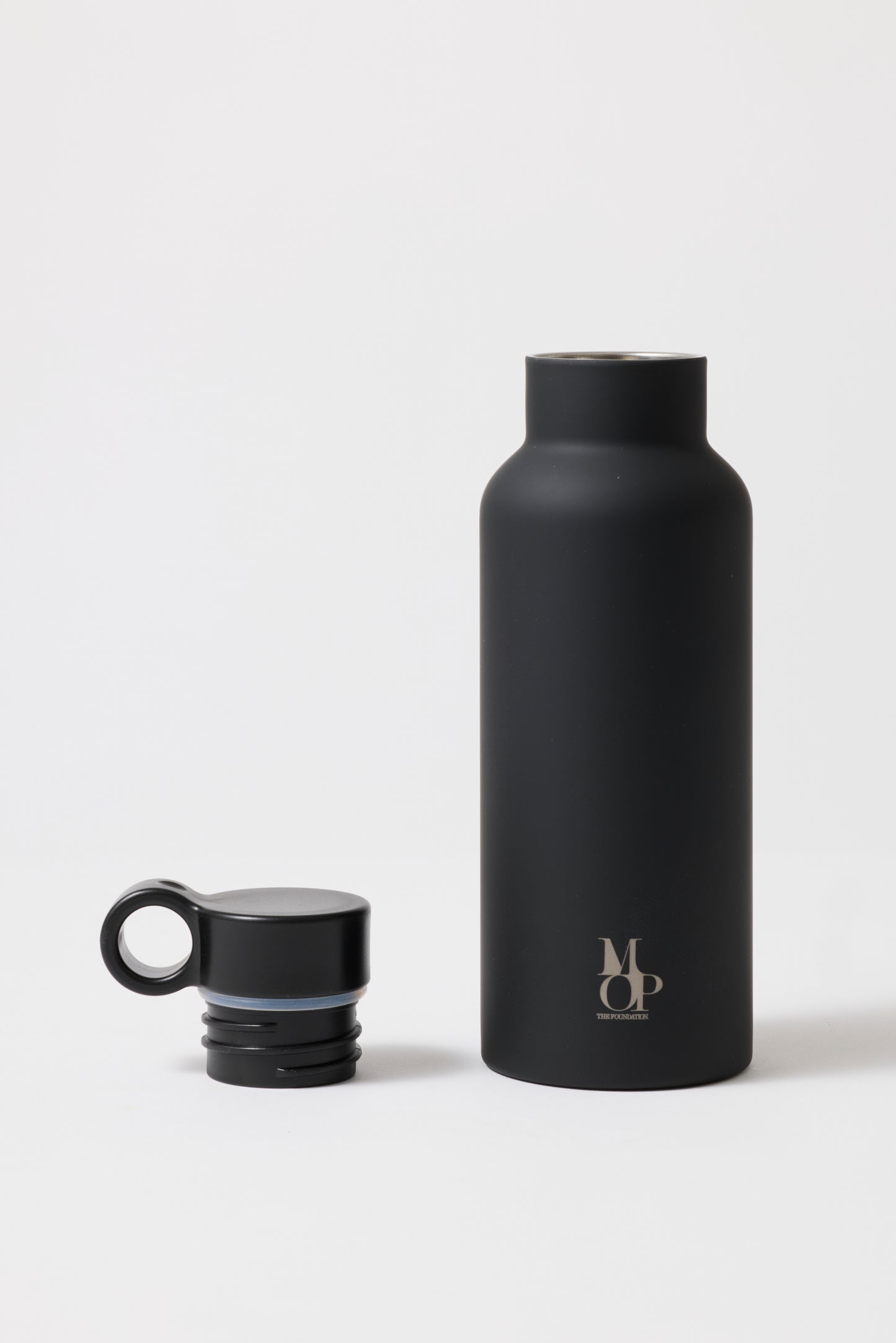 Botella adulto negra MOP Foundation