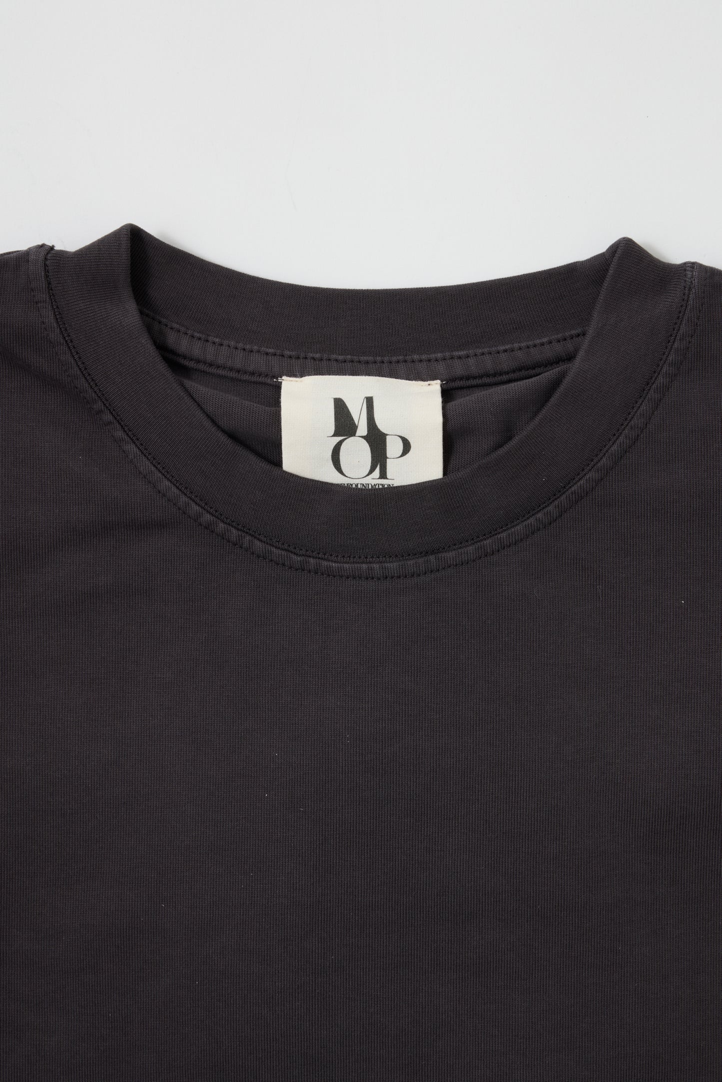 Camiseta con texto na manga "Irving Penn"