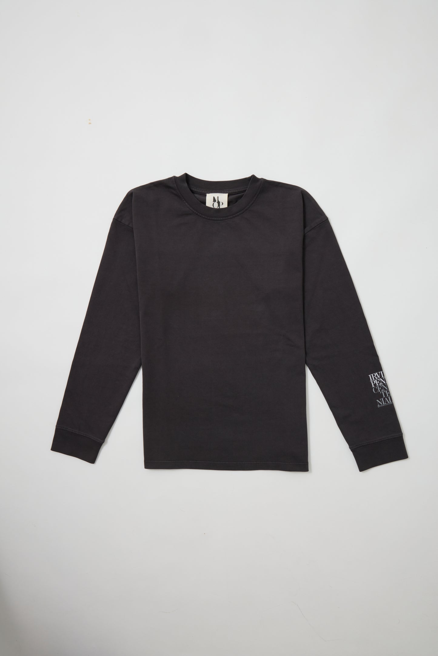 Camiseta con texto na manga "Irving Penn"