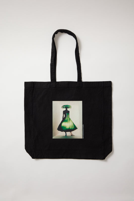 Tote bag Doubts, París 2026 © Paolo Roversi
