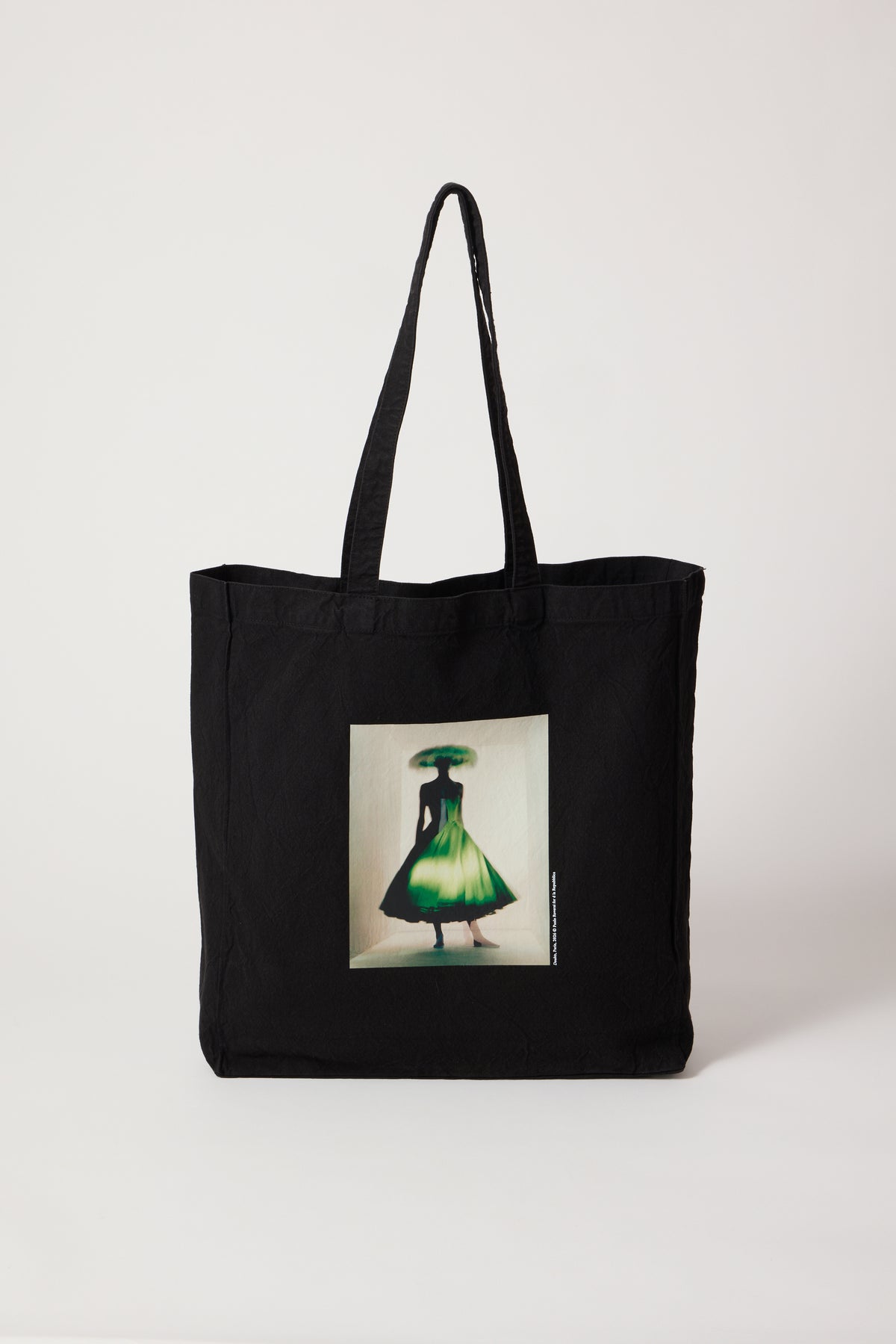 Tote bag Doubts, París 2026 © Paolo Roversi