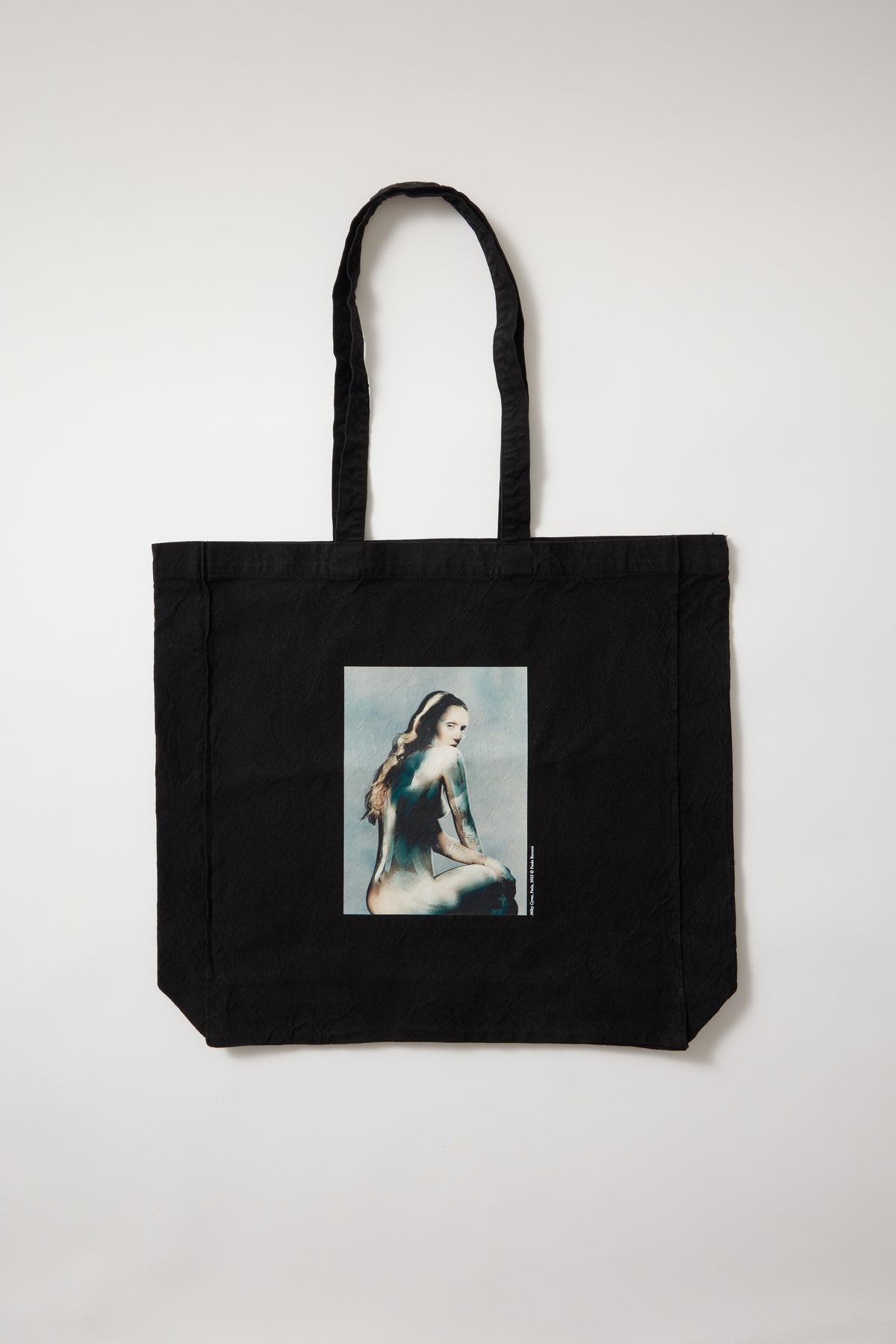 Tote bag Miley Cyrus, París 2025 © Paolo Roversi