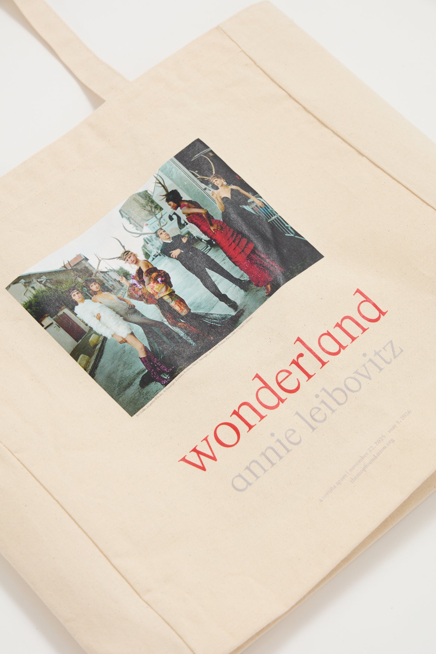 Tote bag Ben Stiller y modelos París 2001 © Annie Leibovitz