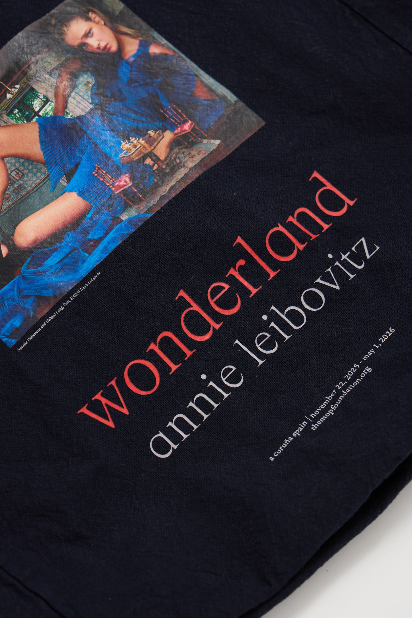 Tote bag Natalia Vodianova París 2003 © Annie Leibovitz