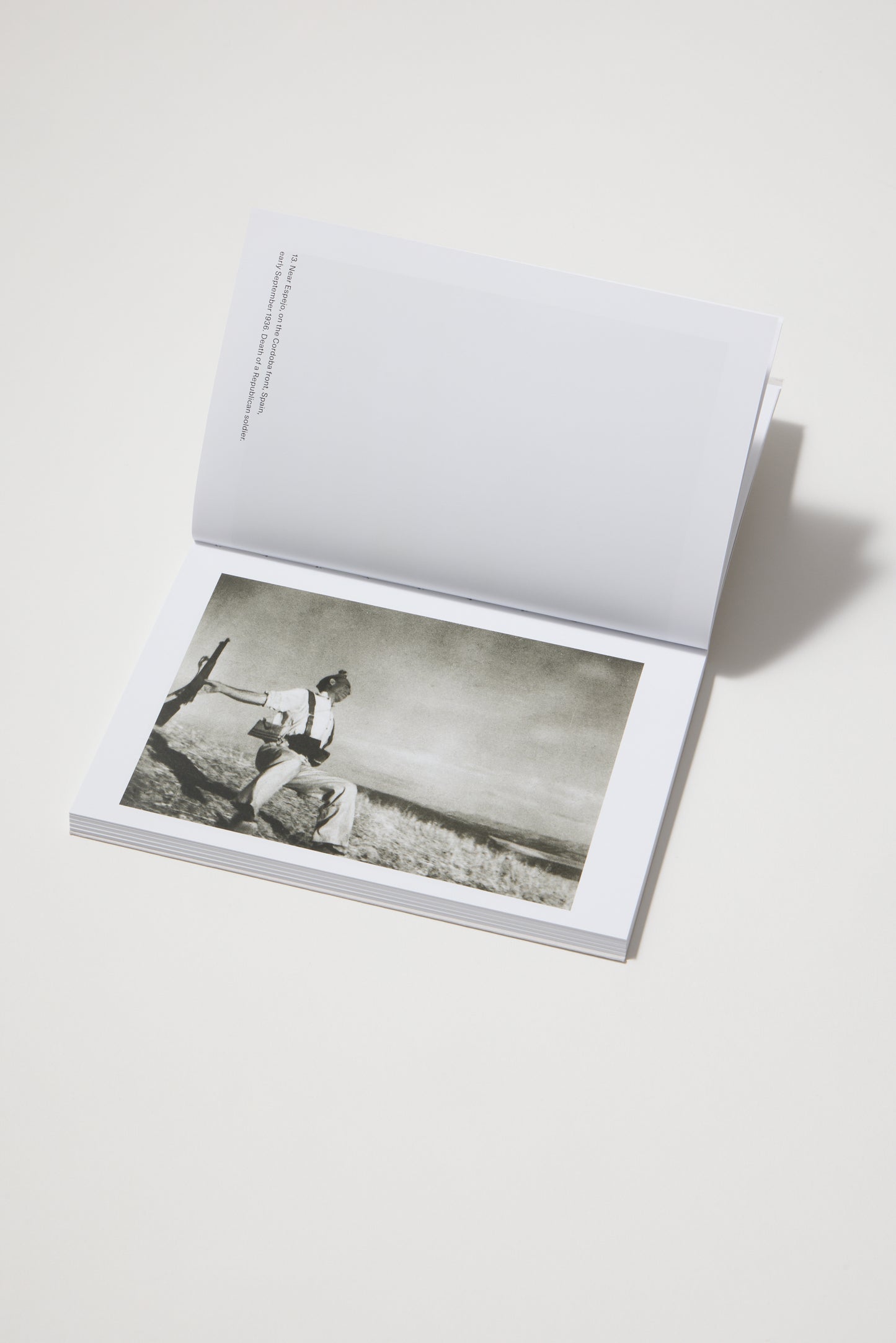 Robert Capa (Photofile)