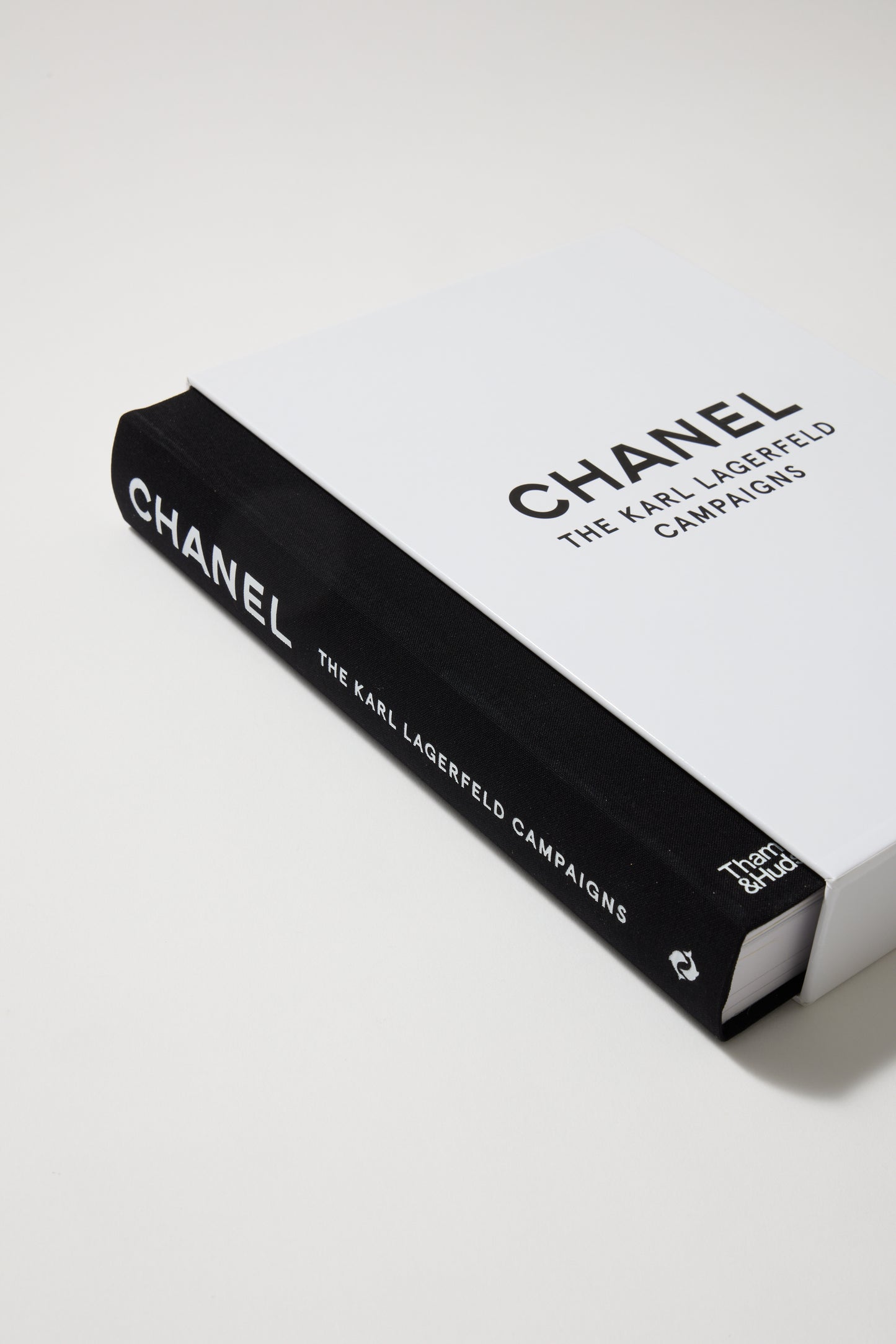 Chanel: The Karl Lagerfeld Campaigns