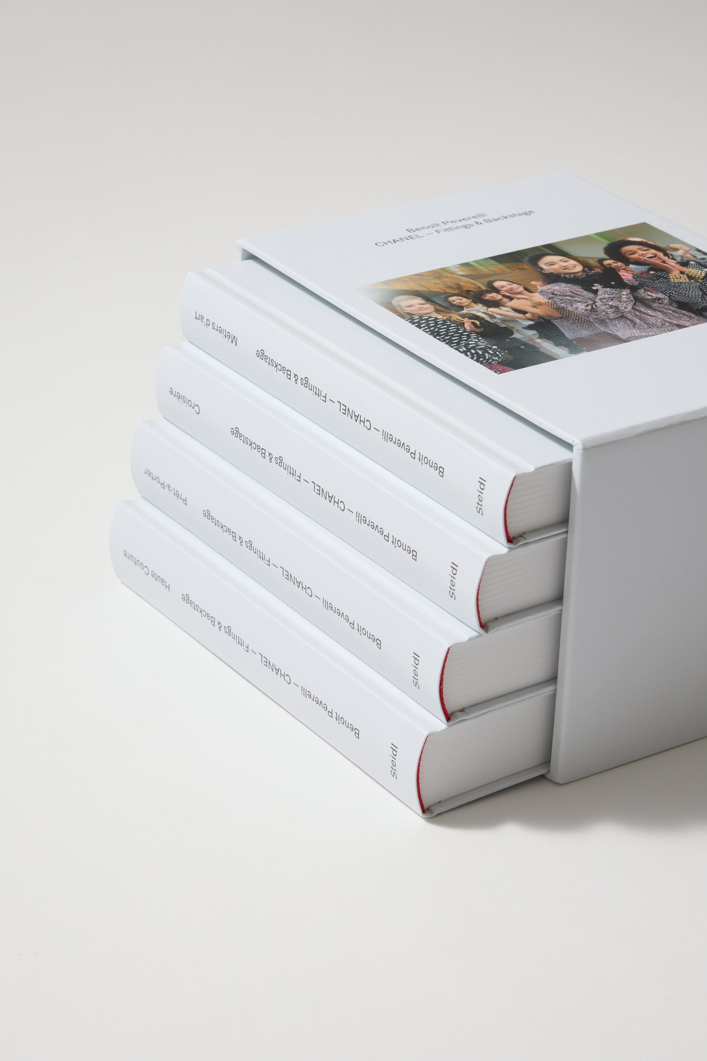 CHANEL - Fittings and Backstage