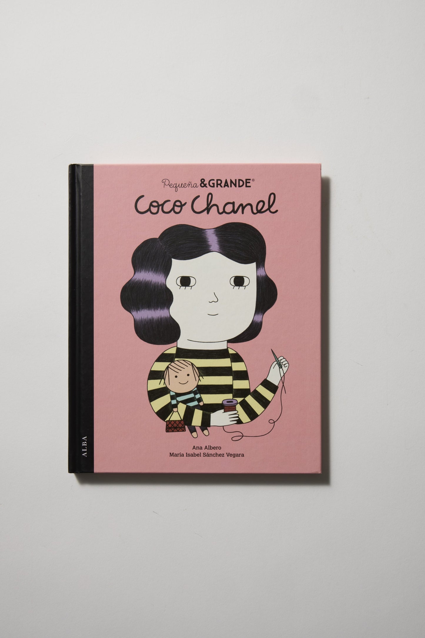 Pequeña y grande Coco Chanel