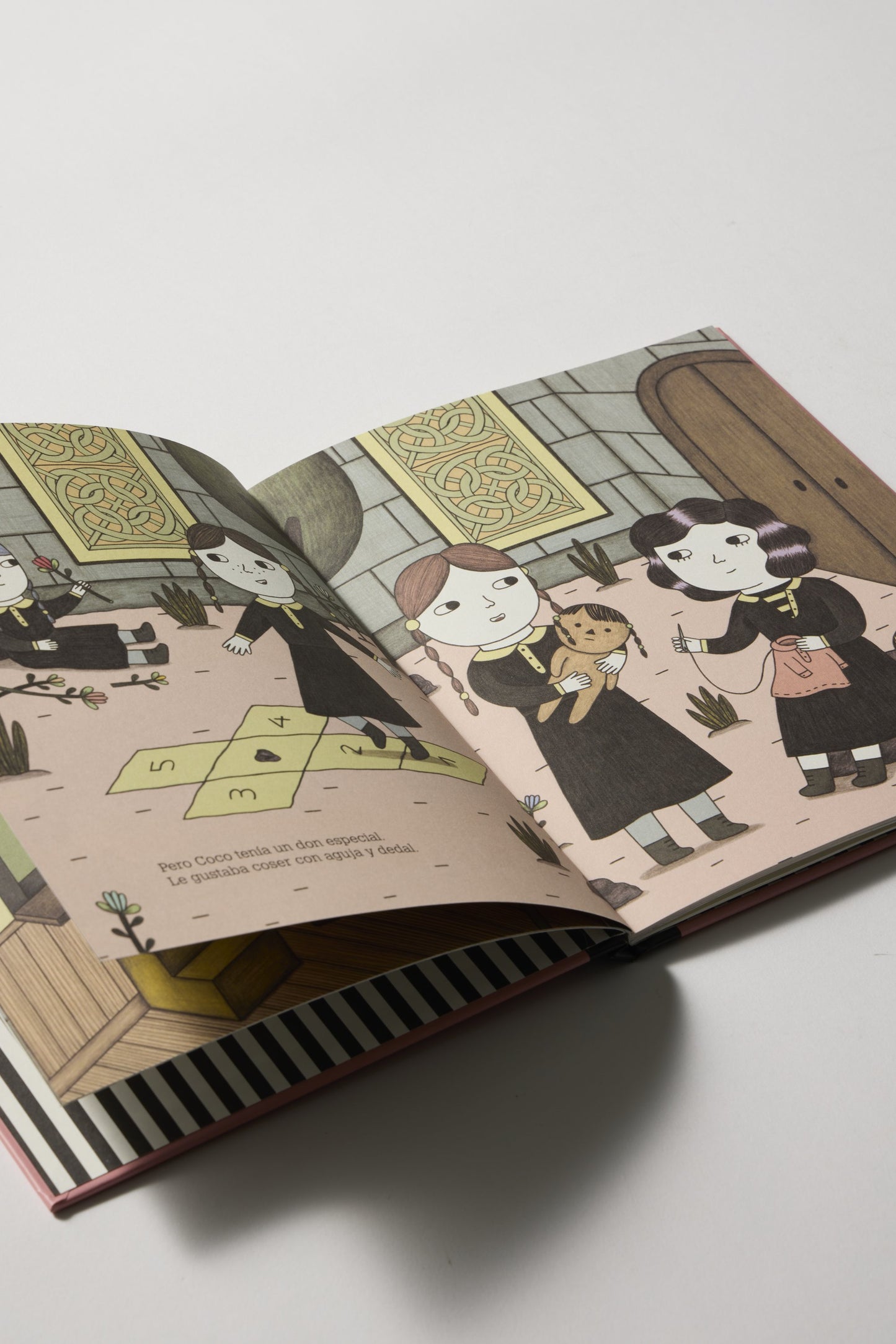 Pequeña y grande Coco Chanel